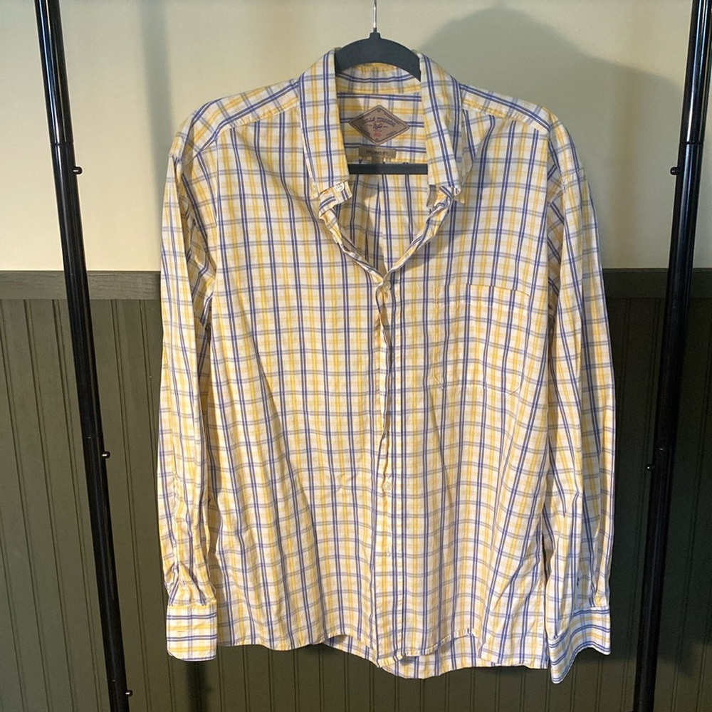 Bill’s Khakis long sleeve sport shirt. Size large. Made in USA